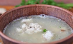Покроковий рецепт приготування рибного супу з консервів Суп з рибою з консерви рецепт